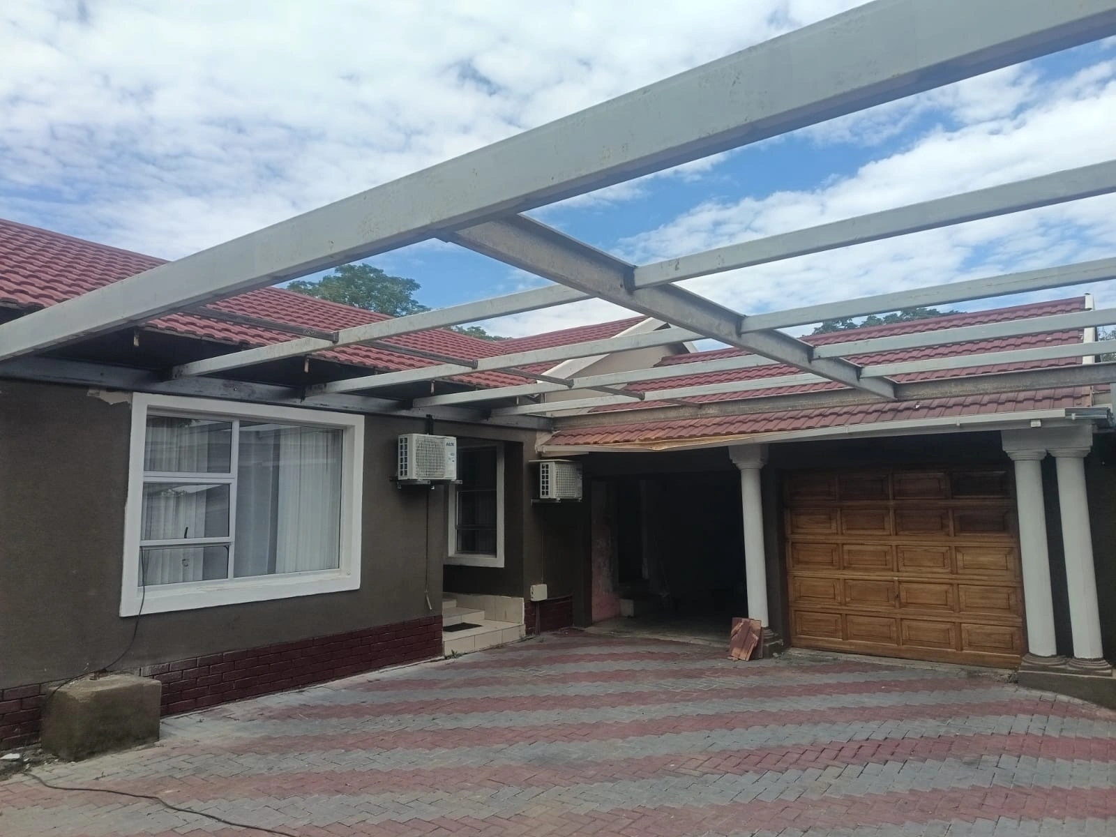 Carport and paving work by E.R Contractors & Electrical